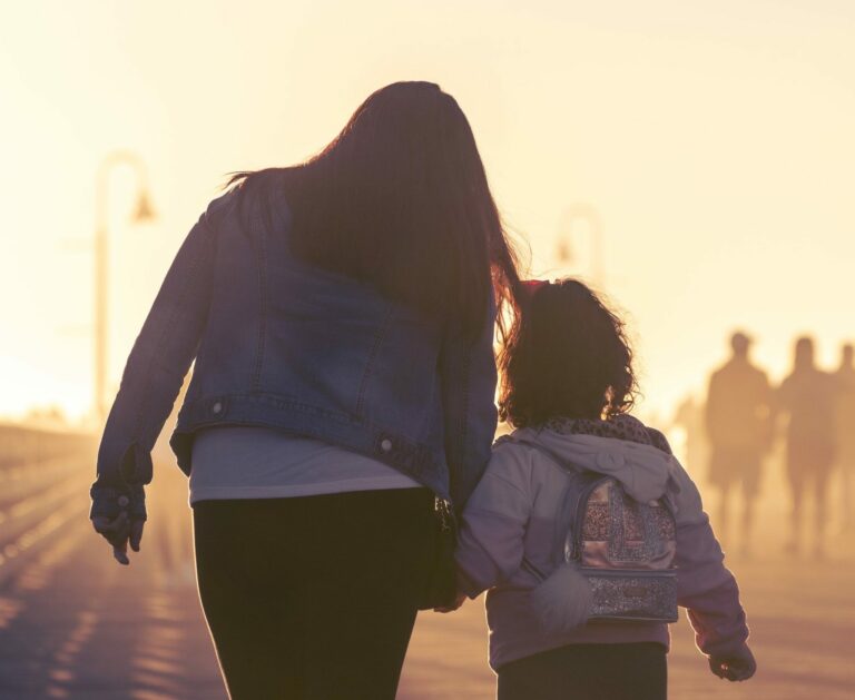 the-pros-and-cons-of-being-a-single-parent-mom-news-daily